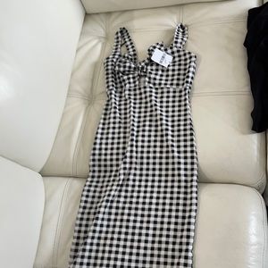 Super cute black and white dress size small! New!